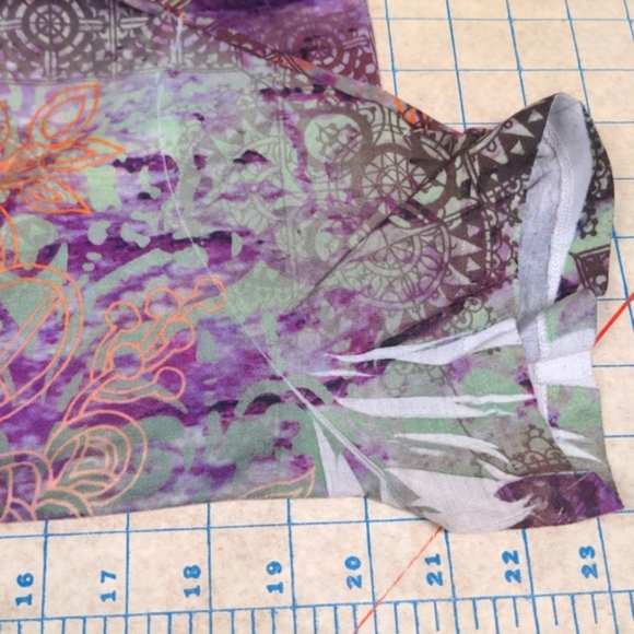 XL vintage graphic print Purple pattern fabric T-shirt gothic floral appropriate - Picture 8 of 13